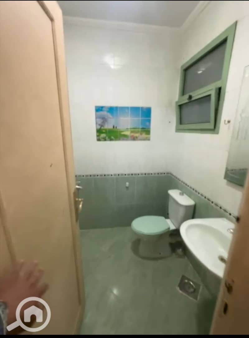 10 1000548830. jpg