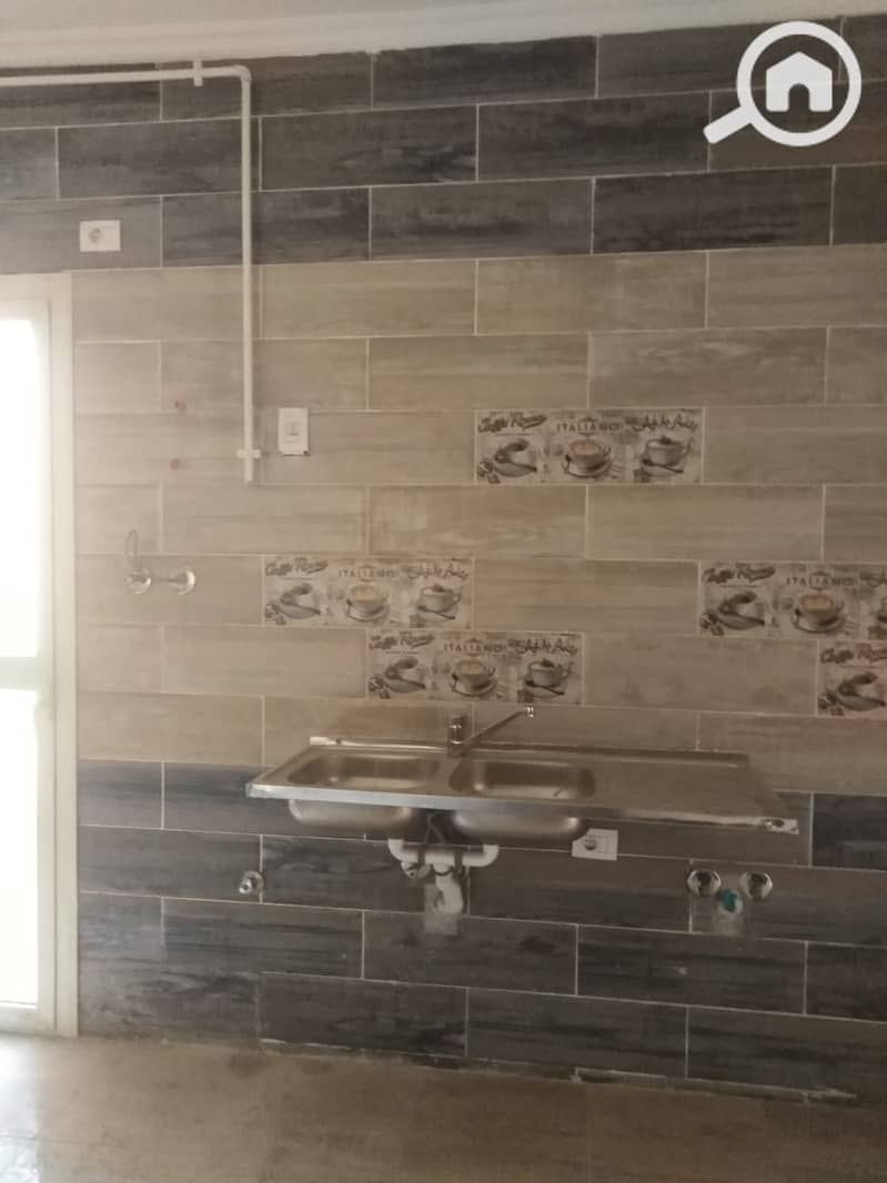 8 1001132663. jpg