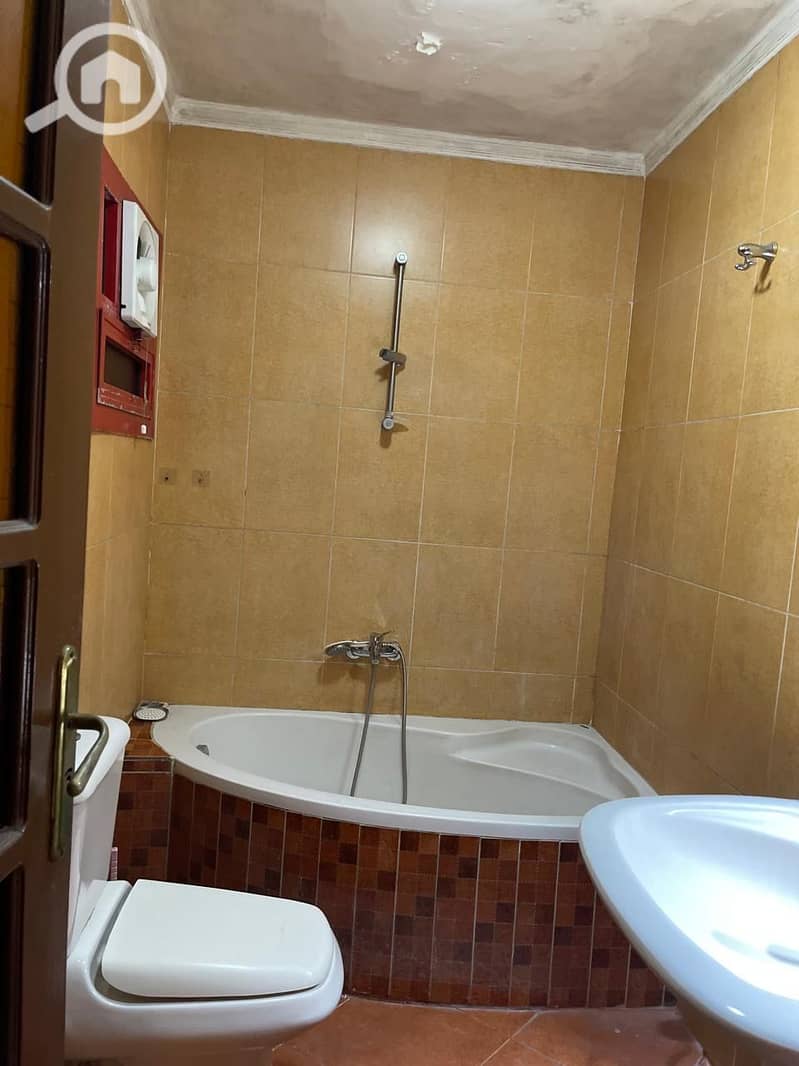 15 ed98c3b2-dab8-45ef-890d-4ac0e29a5d2e. jpg