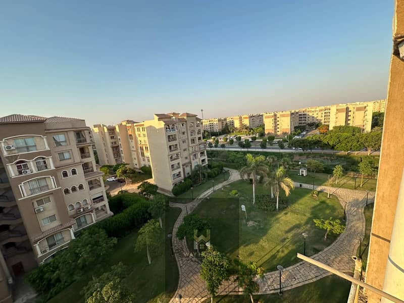 For sale, a distinctive apartment in B3, 135 sqm with a garden view. – pohled 2