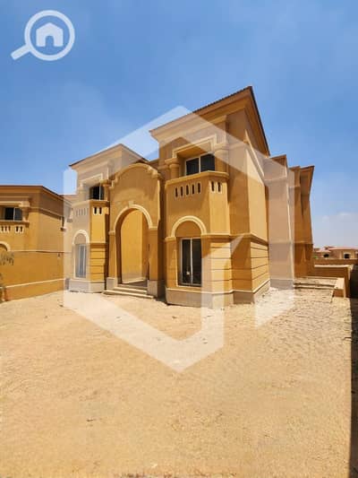6 Bedroom Villa for Sale in Sheikh Zayed, Giza - Royal Meadows Arco 1. jpeg 6 Bedroom Villa for Sale in Sheikh Zayed, Giza - Royal Meadows Arco 1. jpeg