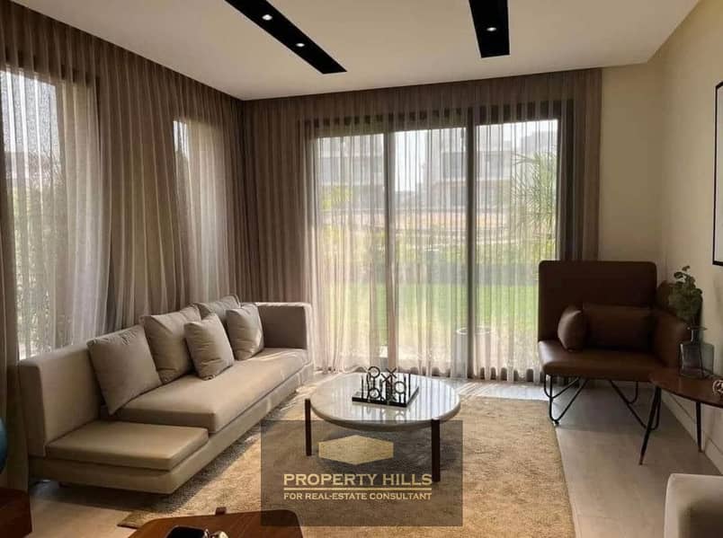 apartment overlooking land scape in most prim location - Widok 3