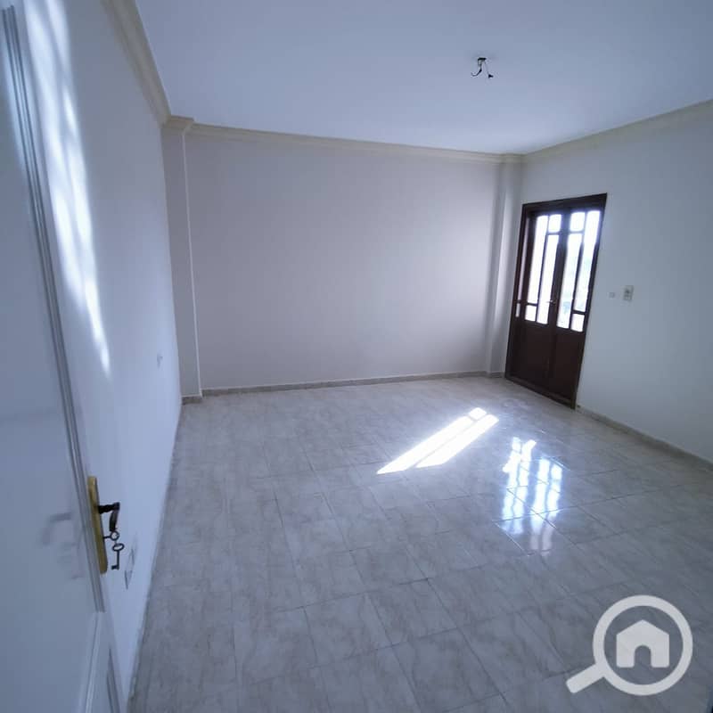 9 d76e35cc-f261-4672-bad0-fe25f7eff00d. jpg