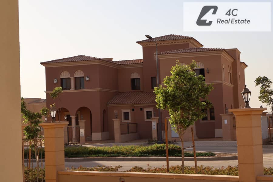 Lowest price twin house 450m² with installments available - City Gate, Fifth Settlement, open view landscape, with a distinctive layout ready for view - Widok 5