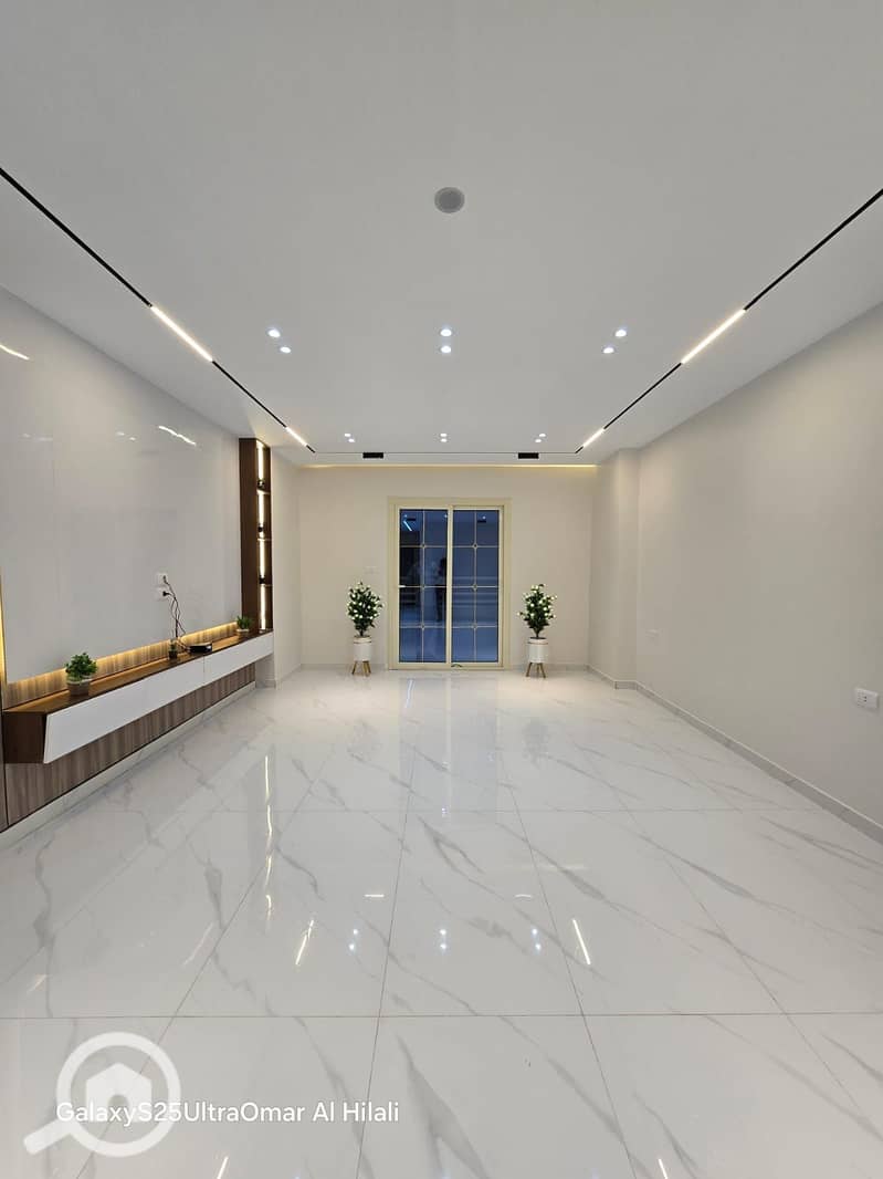 160 square meter apartment with a central front, suitable for administrative and residential use – pohled 3