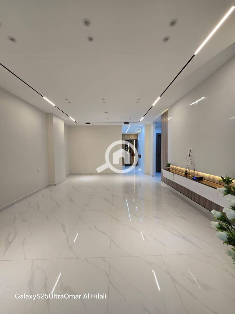 160 square meter apartment with a central front, suitable for administrative and residential use – pohled 5