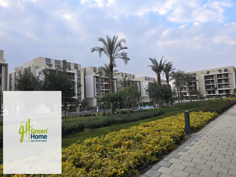 Fully Finished with AC's & Prime location Apartment for sale in Fifth Square El Marasem New Cairo - Widok 2