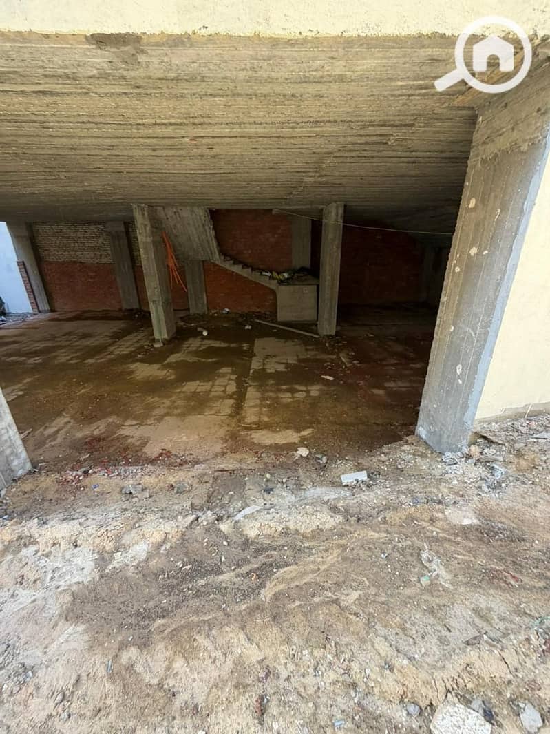 Basement for sale in the Investors Gathering Area south near Mohamed Naguib Axis – další
