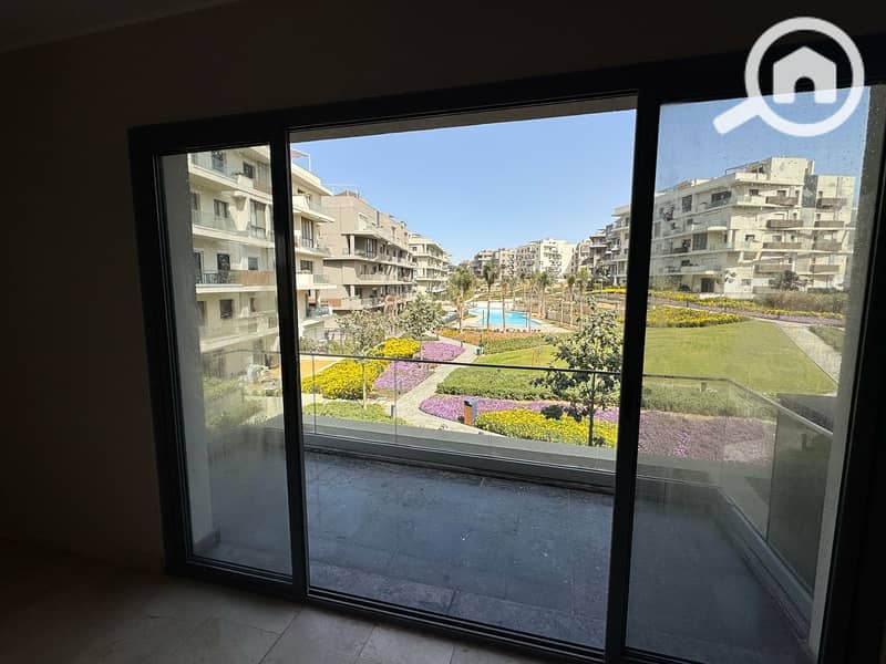Spacious 3-Bedroom Apartment Semi-Furnished for Rent in Sodic Villette V Residence | Landscape View – pohled 3