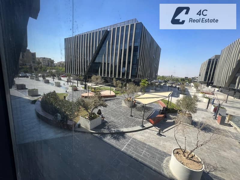 Administrative Office for Rent 141m Location on nobu Ultra Super Lux Finishing in Sodic East EDNC New Cairo near Hydepark - Widok 2