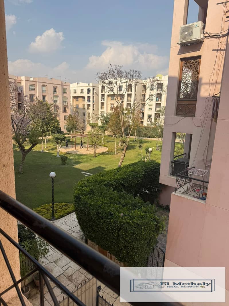 Freehold apartment for sale in Al Rehab City, New Cairo; features a wide garden view and custom, high-end finishes throughout. - Bild 3