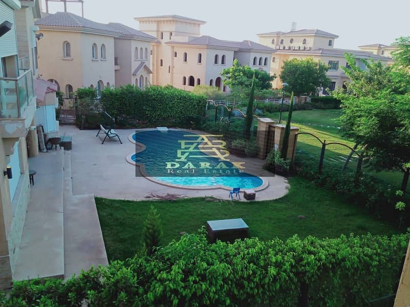 Luxury villa for sale in Madinaty, 5 rooms, the best location by a large wide garden - Widok 2