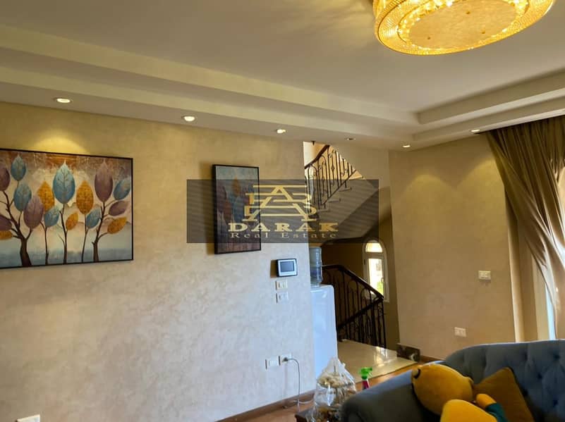 Luxury villa for sale in Madinaty, 5 rooms, the best location by a large wide garden - Widok 4