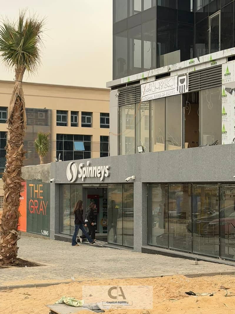 Office space for sale ready to move in the heart of New Cairo's Fifth Settlement near office of the Attorney General in The Gray Mall. - Vista 3