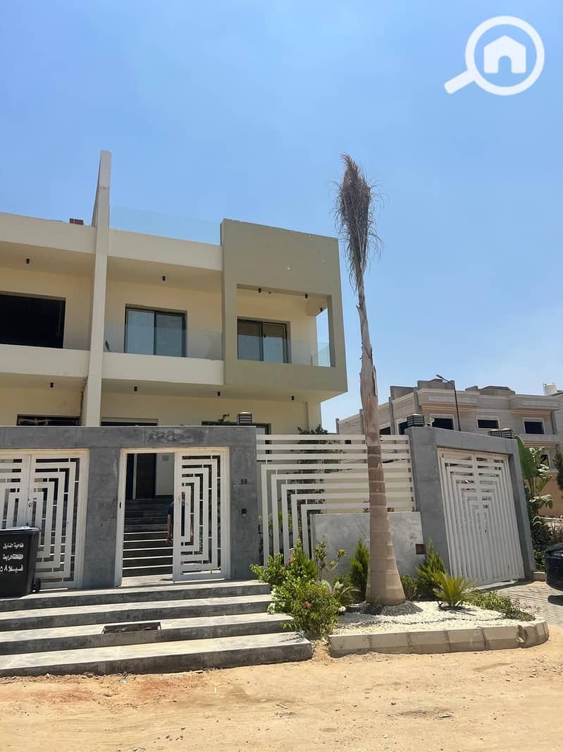 *A move-in-ready villa featuring high-end finishes that blend luxury with practicality, utilizing the latest materials and modern technologies to e - Widok 4