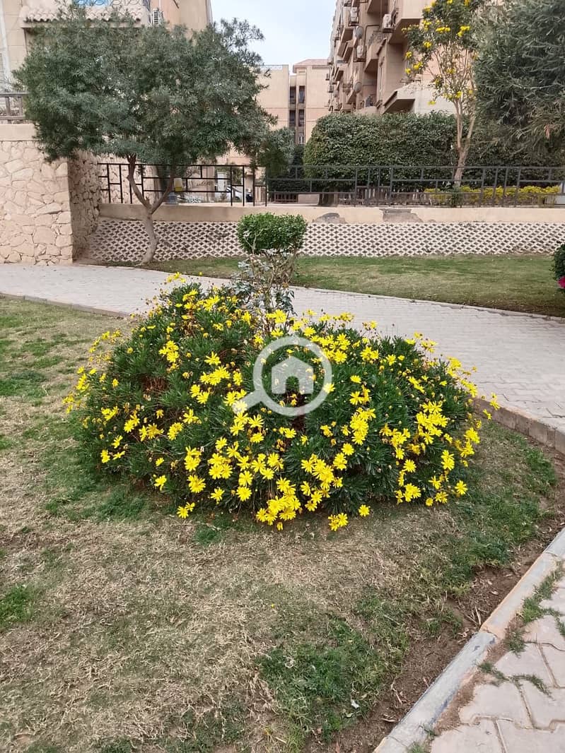 Ground Floor Apartment with Private Garden for Sale in El Retaj Compound - Widok 3