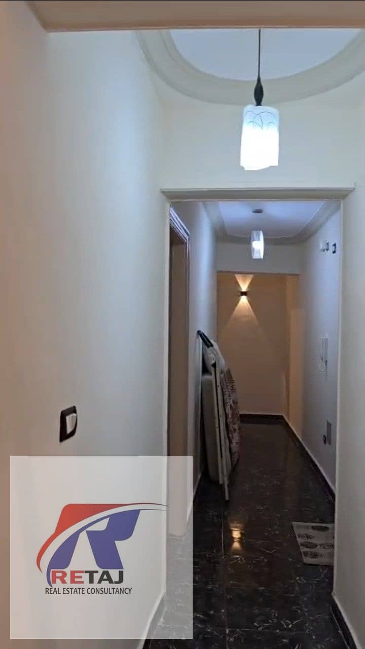 Distinctive apartment for sale - Built in 2015 - 145 square meters - Sold furnished and with air conditioning - In a prime location in Al Waha - Nasr - Widok 4