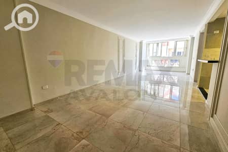 فلیٹ 3 غرف نوم للايجار في سموحة، الإسكندرية - -. jpg
