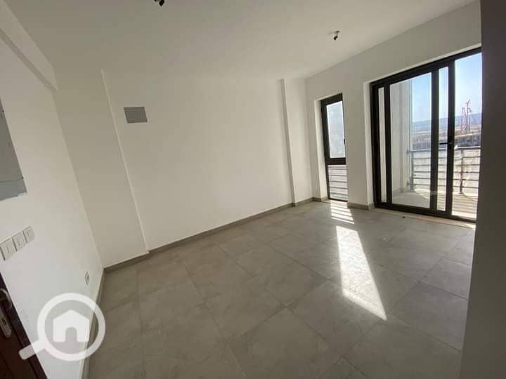 Apartment for sale, 77m in Madinaty B8, old booking, soon delivery, and with high distinction. - Widok 5