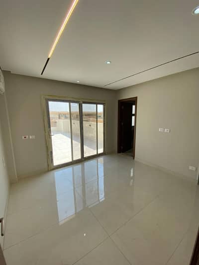 6 Bedroom Penthouse for Rent in Katameya, Cairo - شقه للايجار بنتهاوس جديدة