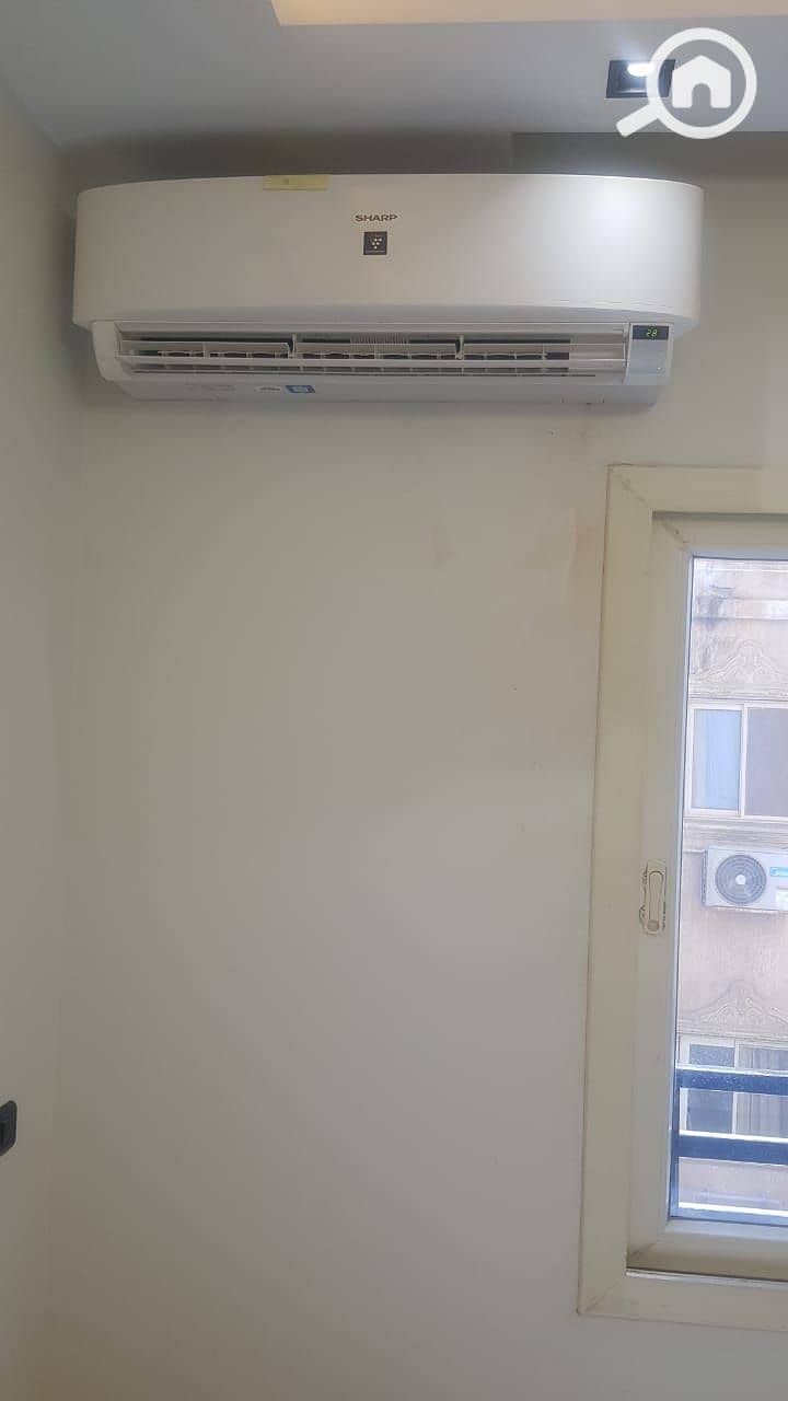 For rent, a stunning apartment in West Aribla. The apartment is fully air-conditioned, has an elevator, security, and guard. There is a landline and internet, and there is a garage and storage. - Vista 2
