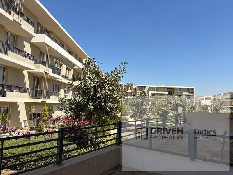Lowest Price Ready To Move Townhouse Open View For Sale In Pyramids Hills Alexandria Desert Road 6th of October Giza - Widok 2