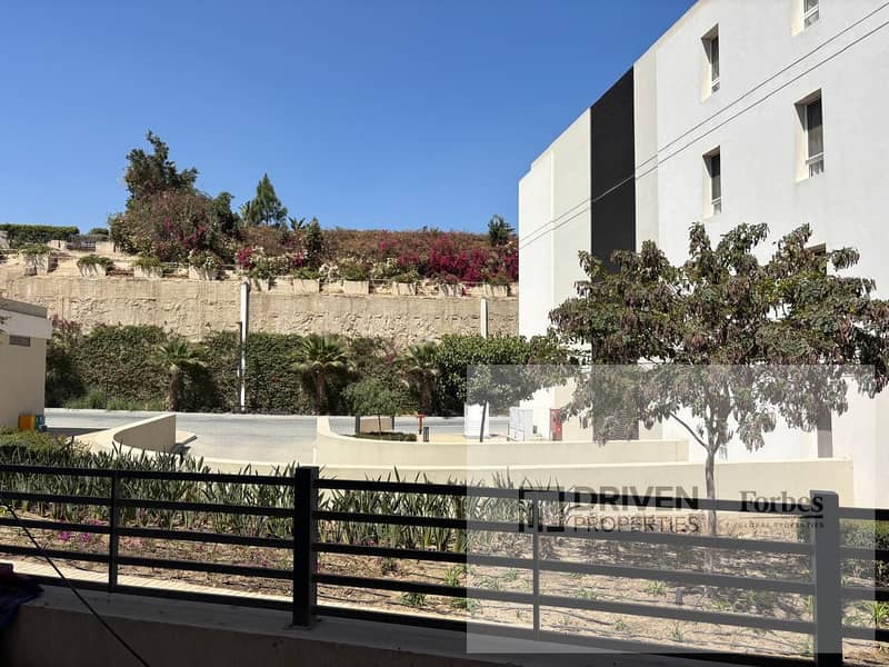 Lowest Price Ready To Move Townhouse Open View For Sale In Pyramids Hills Alexandria Desert Road 6th of October Giza - Widok 4