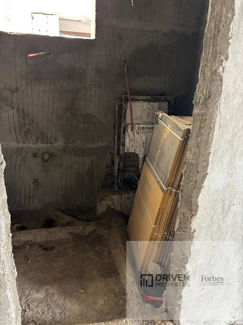 Lowest Price Ready To Move Townhouse Open View For Sale In Pyramids Hills Alexandria Desert Road 6th of October Giza - Więcej