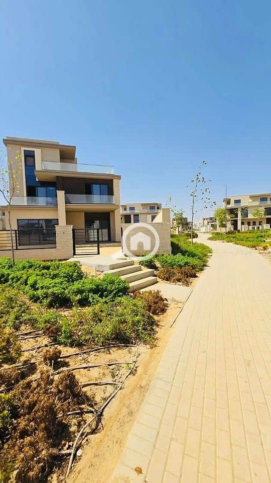Ready to move standalone in Sodic El Sheikh Zayed next to New Sphinx airport - Vista 5