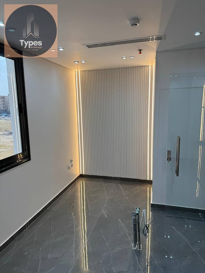 For sale: Resale, immediate occupancy, ultra-super-luxurious, fully air-conditioned medical center, 118 square meters, high rental yield, prime locati – pohled 3