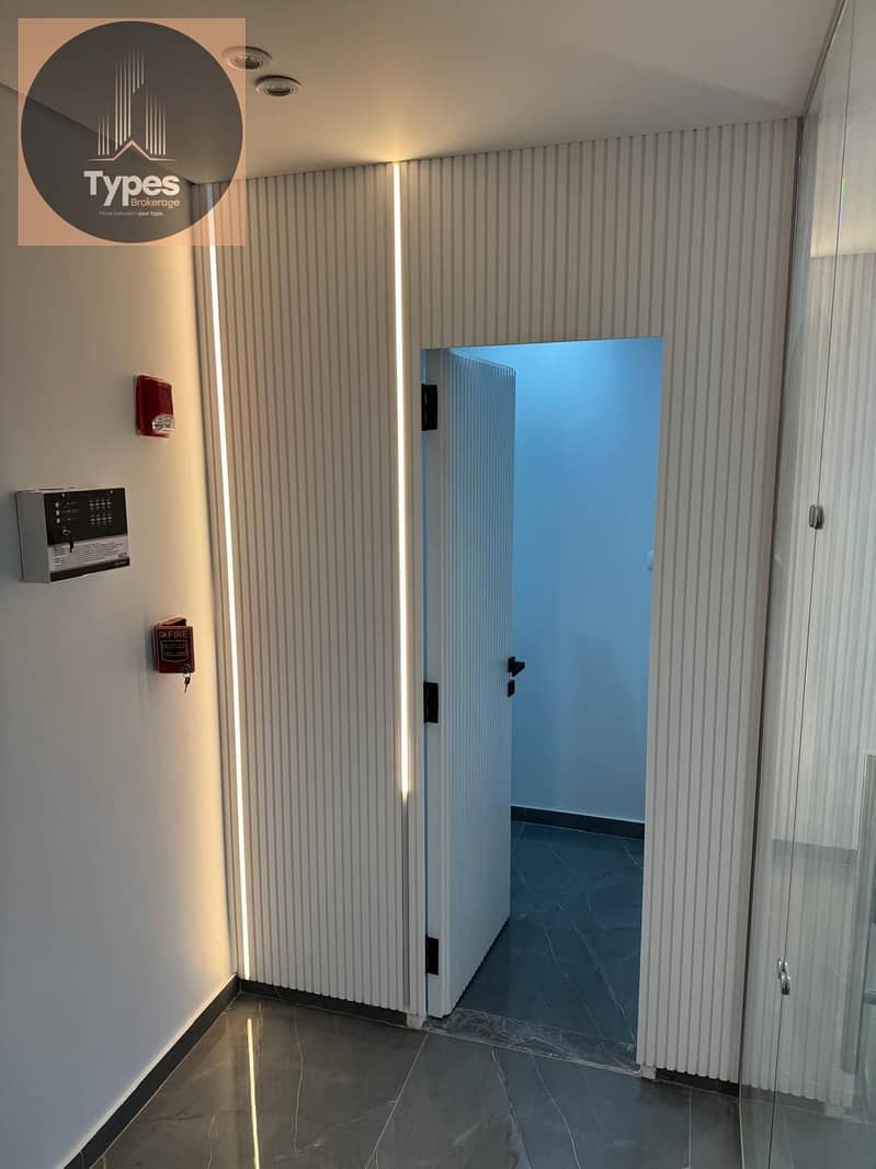 For sale: Resale, immediate occupancy, ultra-super-luxurious, fully air-conditioned medical center, 118 square meters, high rental yield, prime locati – pohled 4