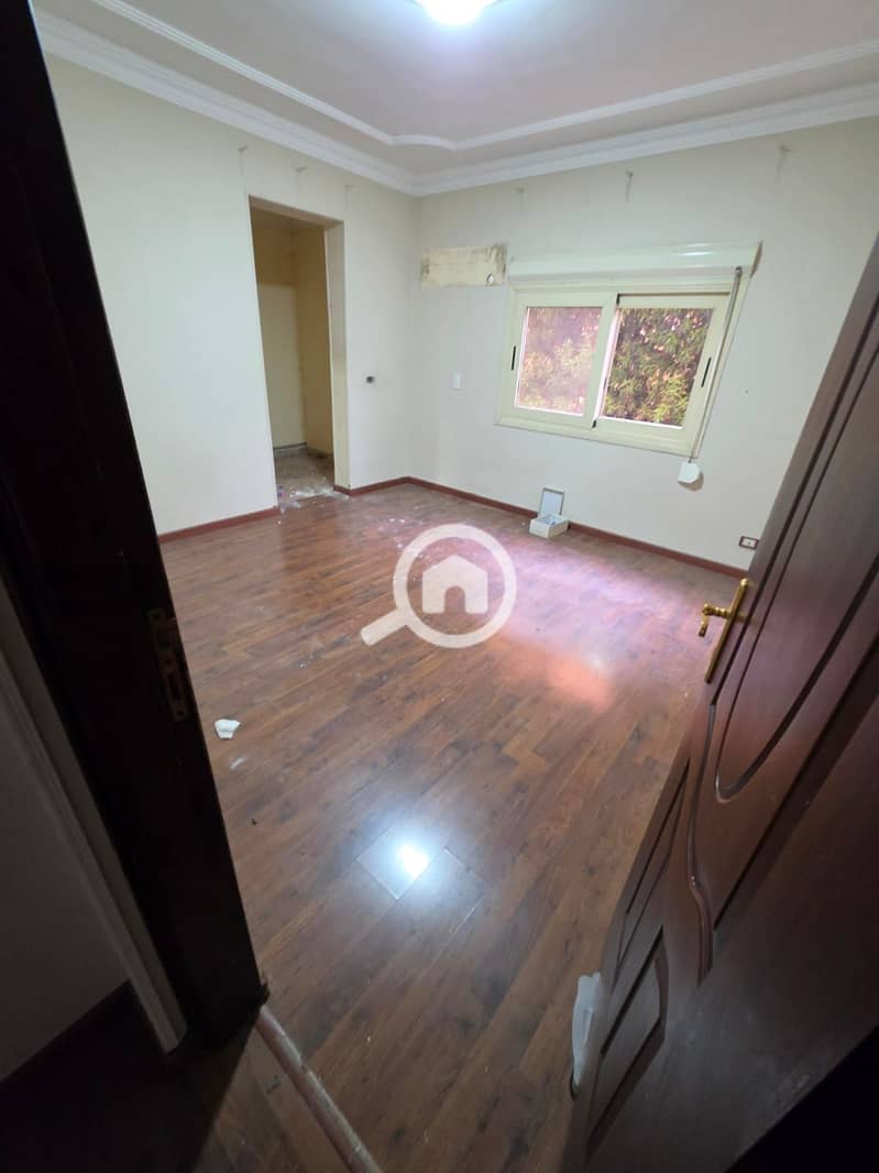 Ground floor apartment of 160 meters with a 130-meter garden, ultra super luxe in Al Khamael compound in Sheikh Zayed, two minutes to Palm Hills. – pohled 5