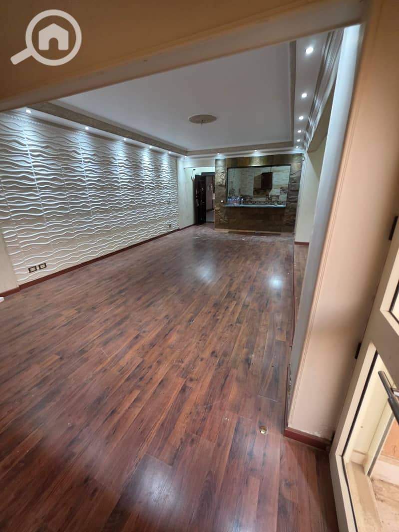 Ground floor apartment of 160 meters with a 130-meter garden, ultra super luxe in Al Khamael compound in Sheikh Zayed, two minutes to Palm Hills. – další