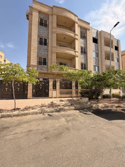 3 Bedroom Flat for Sale in New Cairo, Cairo - من المالك مباشراً شقه للبيع المستثمرين الجنوبيه شارع الجزيره 3 Bedroom Flat for Sale in New Cairo, Cairo - من المالك مباشراً شقه للبيع المستثمرين الجنوبيه شارع الجزيره