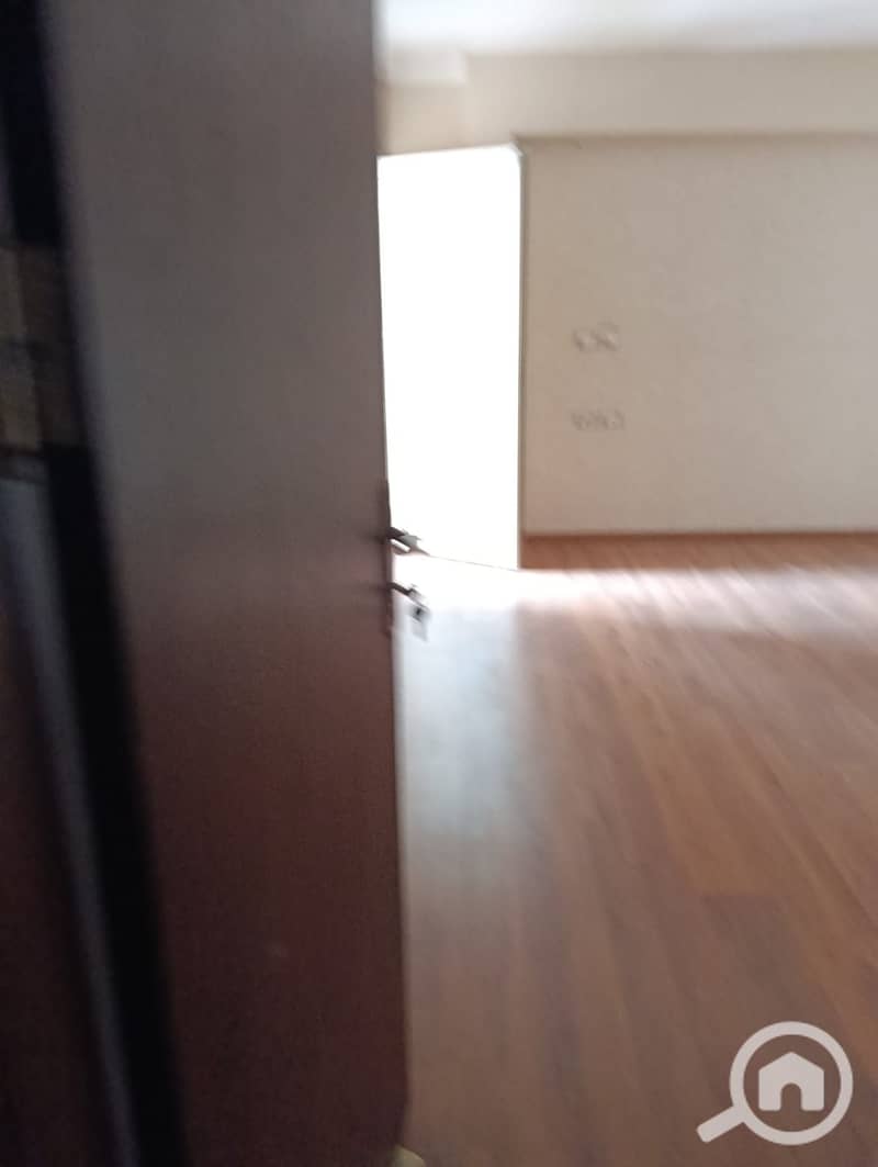 Unfurnished Apartment for Rent in Jade Residence Compound - Więcej