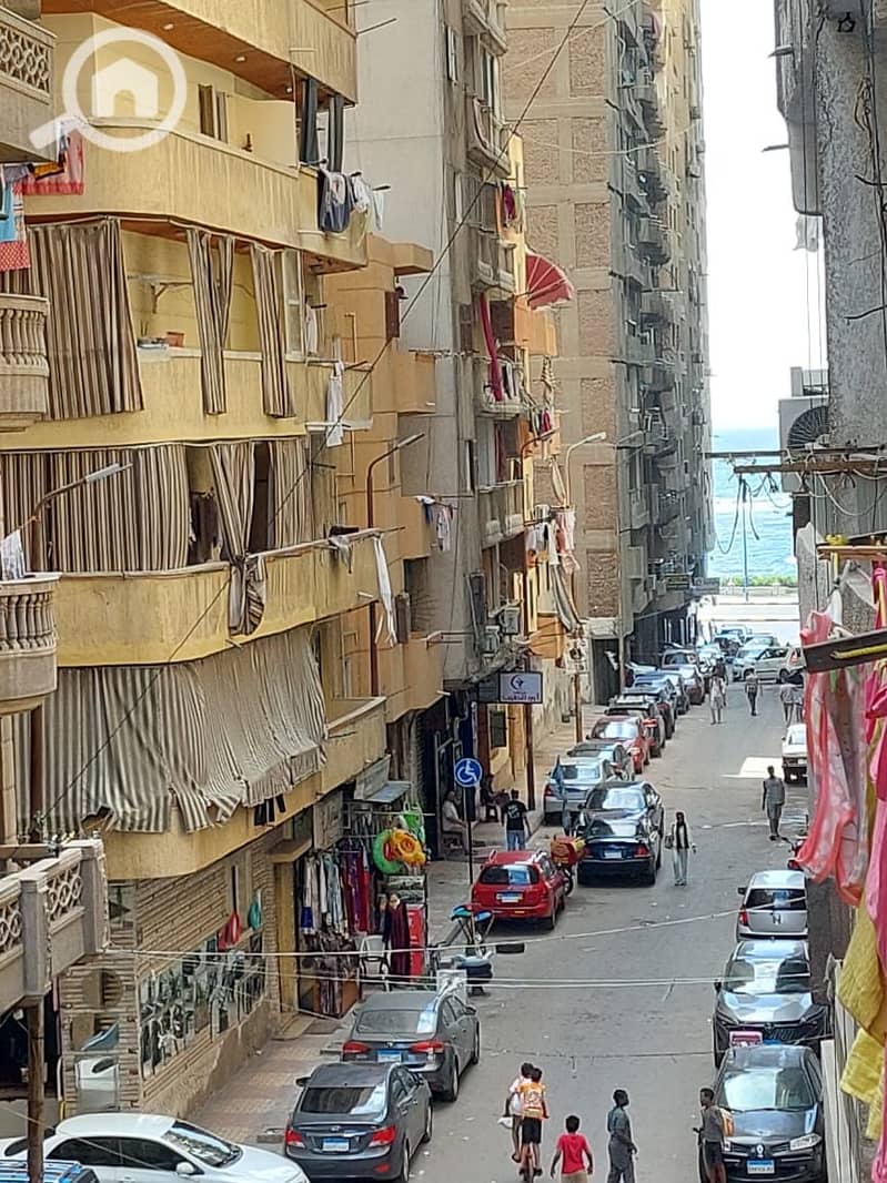 Apartment for sale with two bedrooms and a large reception area in Al-Mandara Bahri, Gamal Abdel Nasser, close to the sea. - Widok 2