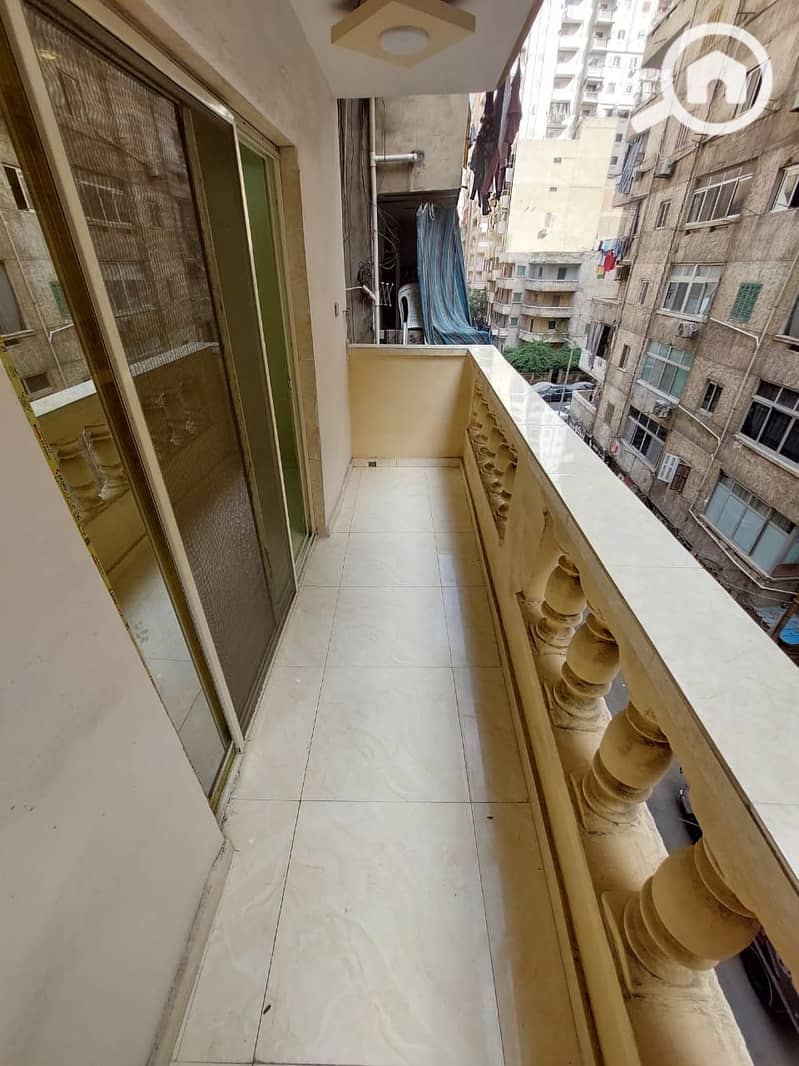 Apartment for sale with two bedrooms and a large reception area in Al-Mandara Bahri, Gamal Abdel Nasser, close to the sea. - Widok 6