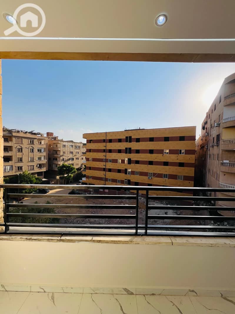 Apartment with a view in Gardens of the Pyramids, second old gate, 135 meters - Aanzicht 2