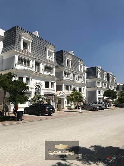 A bargain apartment for imminent delivery in Golden Square, Fifth Settlement, in front of Hyde Park, New Cairo - Meer
