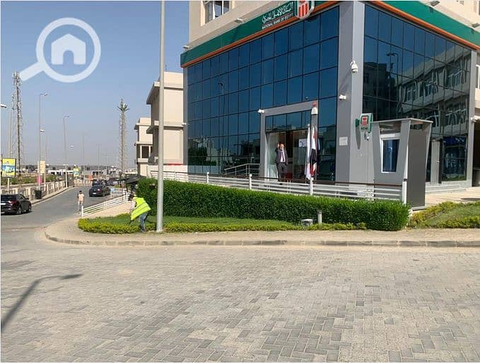 Receive a ground floor shop, suitable for a restaurant or office, with an area of 267 sq m in Al Karma 4 Mall, located in the heart of Sheikh Zayed, - Widok 3