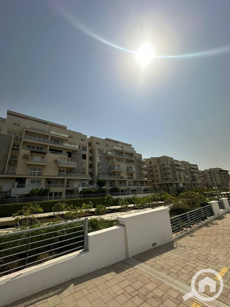 Under Market Price Side view Club house Apartment For Sale 170M - Widok 6