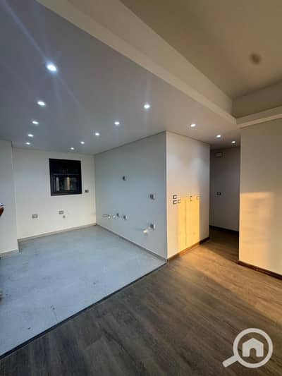 4 Bedroom Flat for Sale in Sheikh Zayed, Giza - 0f9a82a5-3745-4537-8d69-62c5a8f9f1ba. jpg 4 Bedroom Flat for Sale in Sheikh Zayed, Giza - 0f9a82a5-3745-4537-8d69-62c5a8f9f1ba. jpg