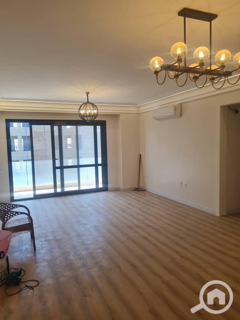 Fully Finished Apartment For Sale In El-Patio Compound -New Cairo - Ansicht 2