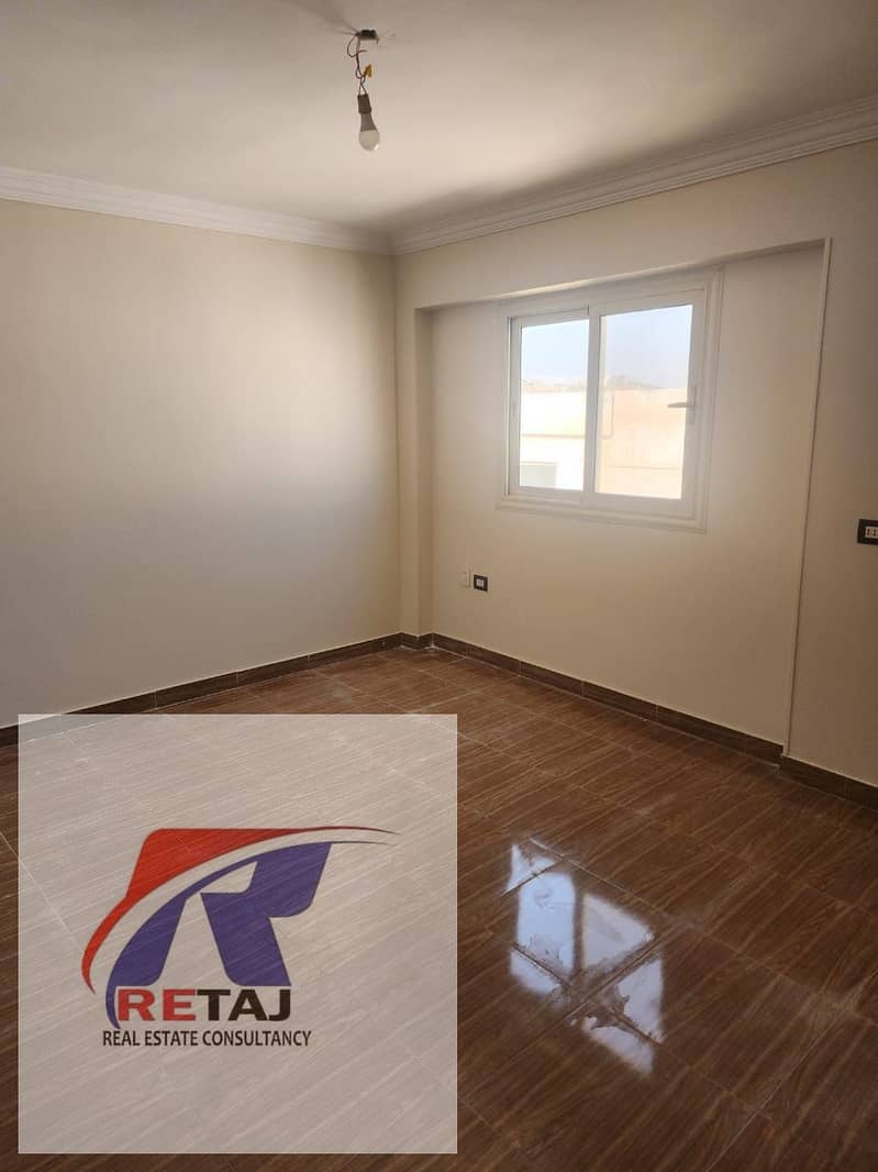 Rooftop apartment for rent with kitchen, in a prime location overlooking a large garden in Al Banafseg Villas, 9 steps from the waterway and Mohamed N – pohled 5
