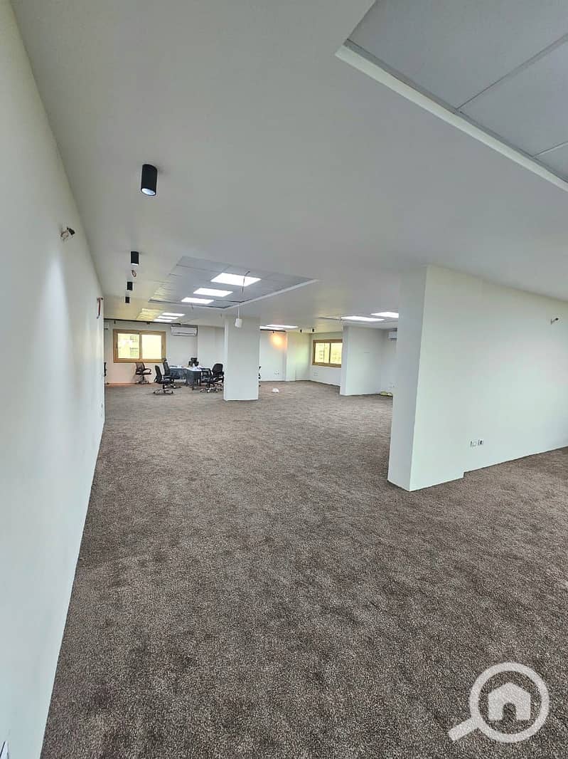 Outstanding 400m administrative headquarters with modern ultra finishing for rent in the strongest location in Maadi, next to all transportation. - Więcej