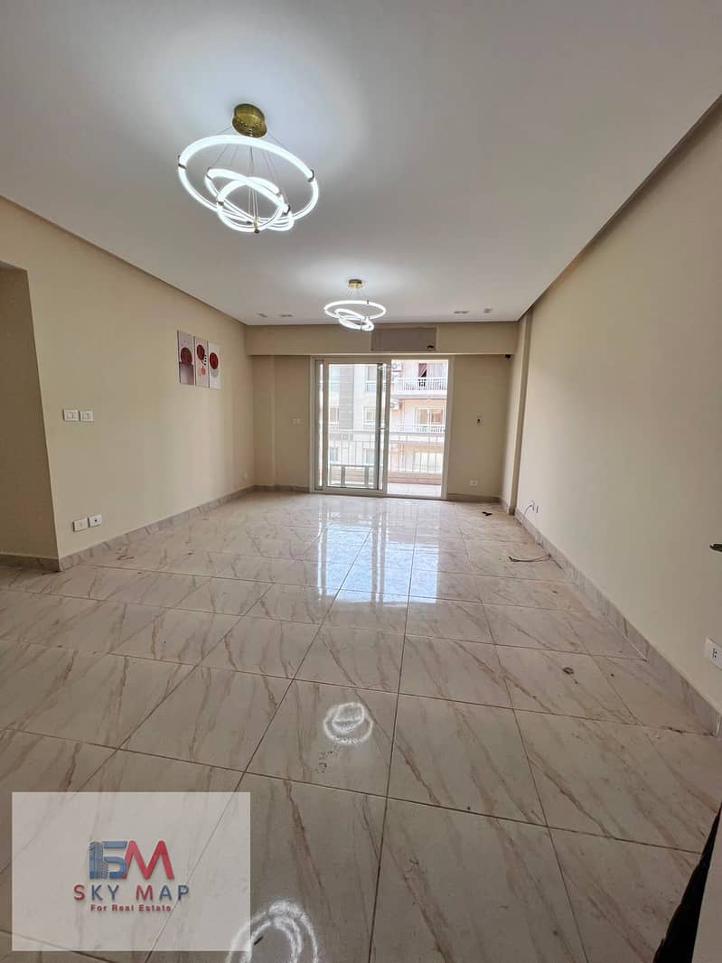 Pay 4,600,000 and take possession of a 116-square-meter apartment in Madinaty’s newest phase, B12 . It is a prime fourth-floor unit with a garden - Widok 2