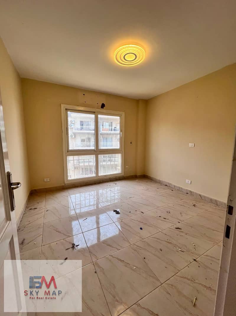 Pay 4,600,000 and take possession of a 116-square-meter apartment in Madinaty’s newest phase, B12 . It is a prime fourth-floor unit with a garden - Widok 6