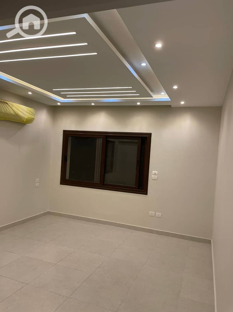 Twin house for sale in Green 4 Compound, Sheikh Zayed; ultra-luxurious finishing, including kitchen and air conditioning - Altro