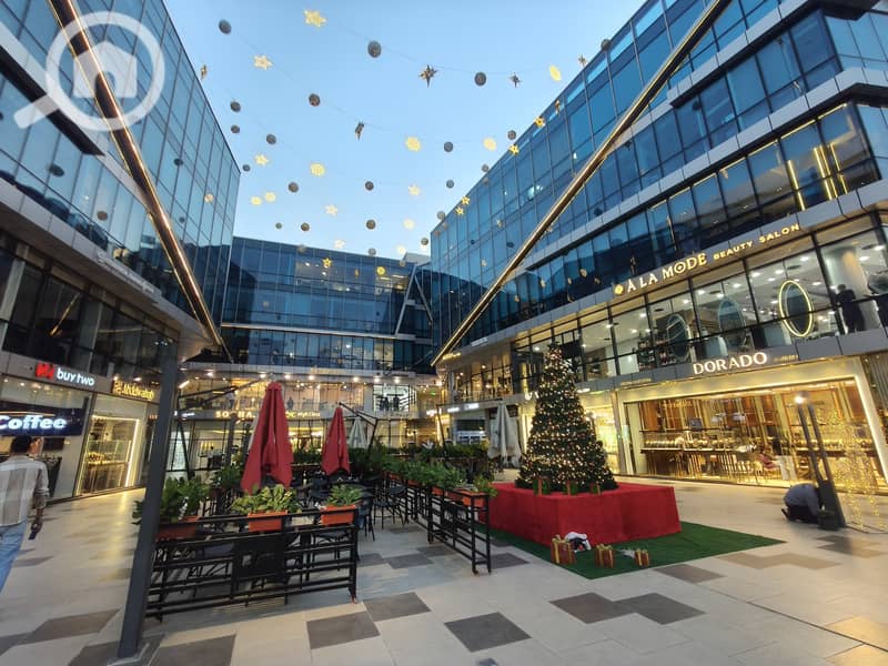 A commercial shop for sale, Prime Location on a main street in Sheikh Zayed - Bild 5