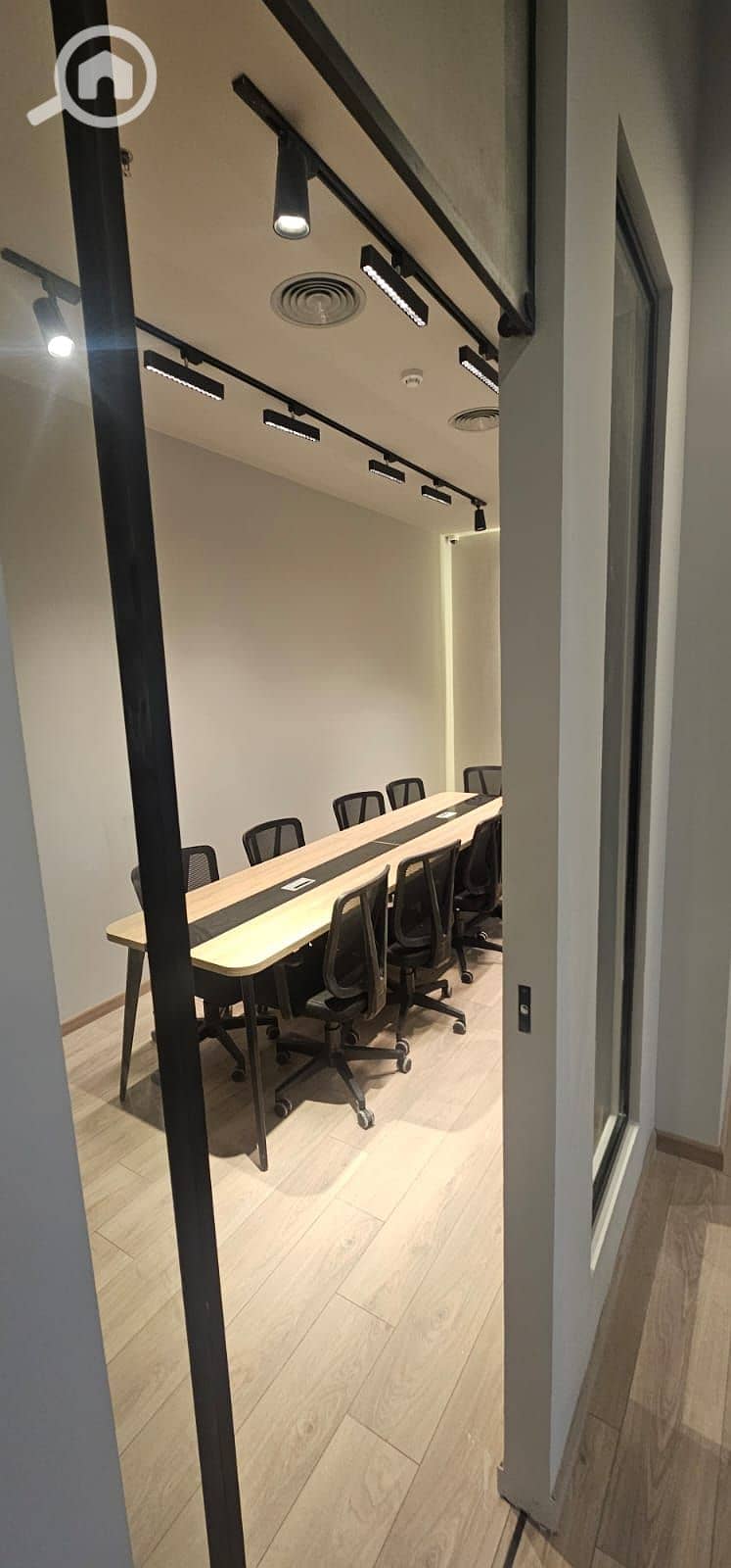 Fully finished office for rent with ACs at a bargain price of 1,250 per sqm - Widok 3
